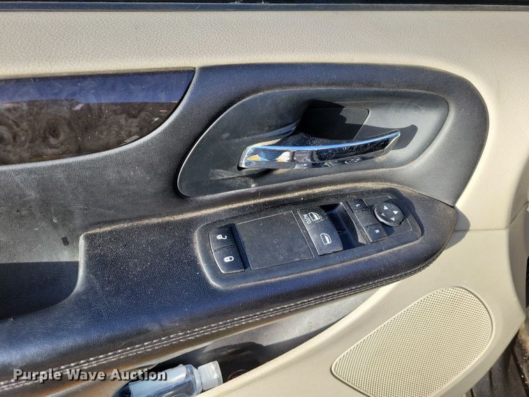 image for item OH9376 2013 Dodge Grand Caravan van