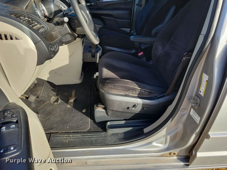 image for item OH9376 2013 Dodge Grand Caravan van