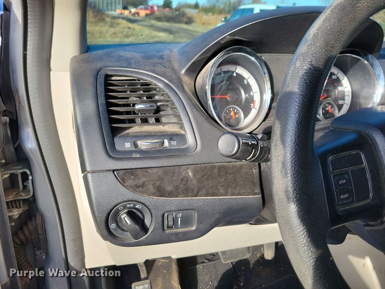 image for item OH9376 2013 Dodge Grand Caravan van