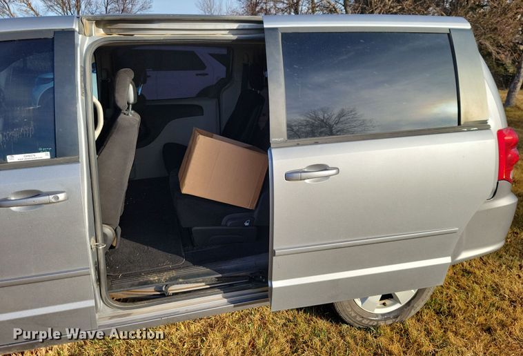 image for item OH9376 2013 Dodge Grand Caravan van