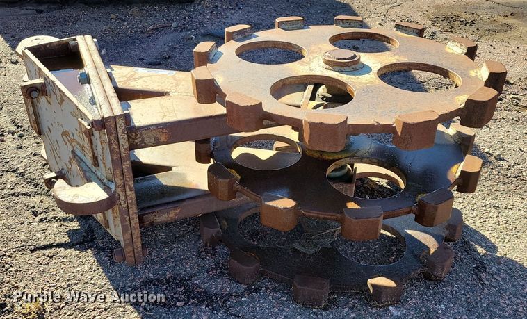 image for item OH9386 Excavator compaction wheel