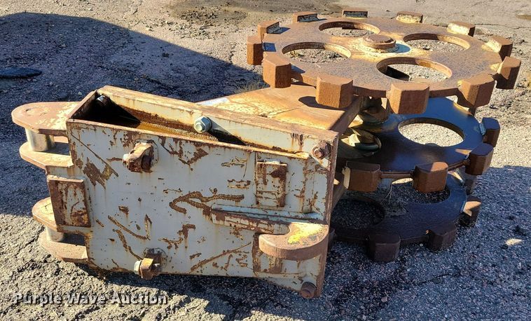 image for item OH9386 Excavator compaction wheel