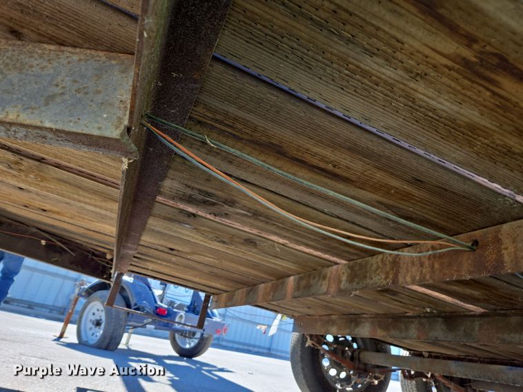 image for item YA0101 1999 Carson utility trailer