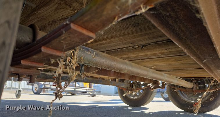 image for item YA0101 1999 Carson utility trailer