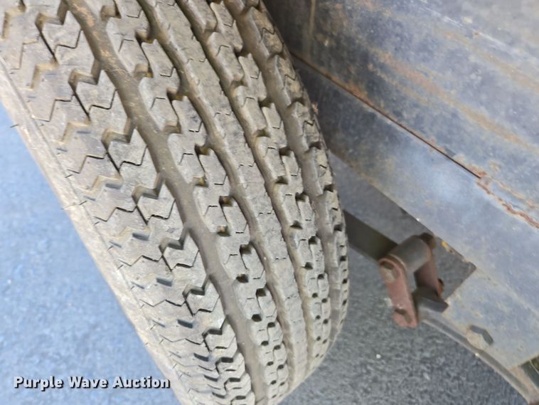 image for item YA0101 1999 Carson utility trailer