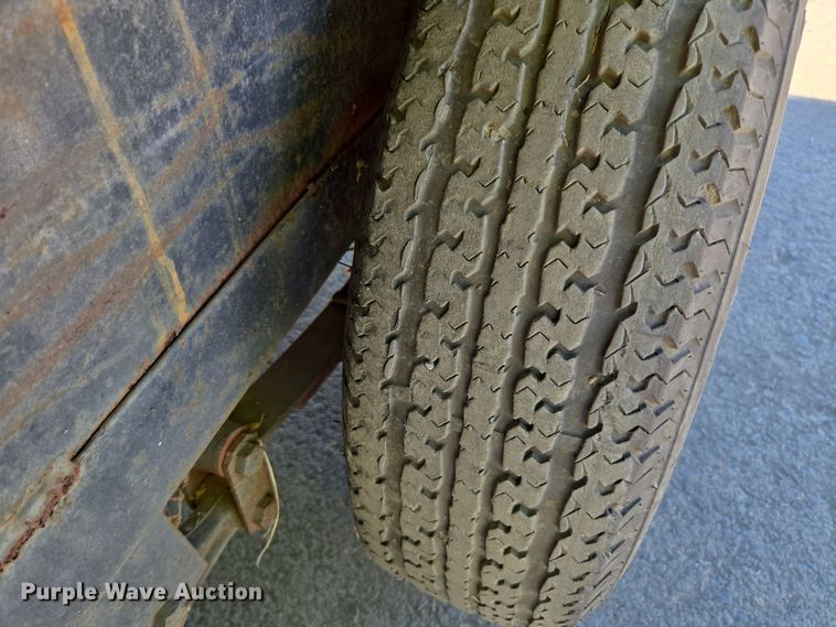 image for item YA0101 1999 Carson utility trailer