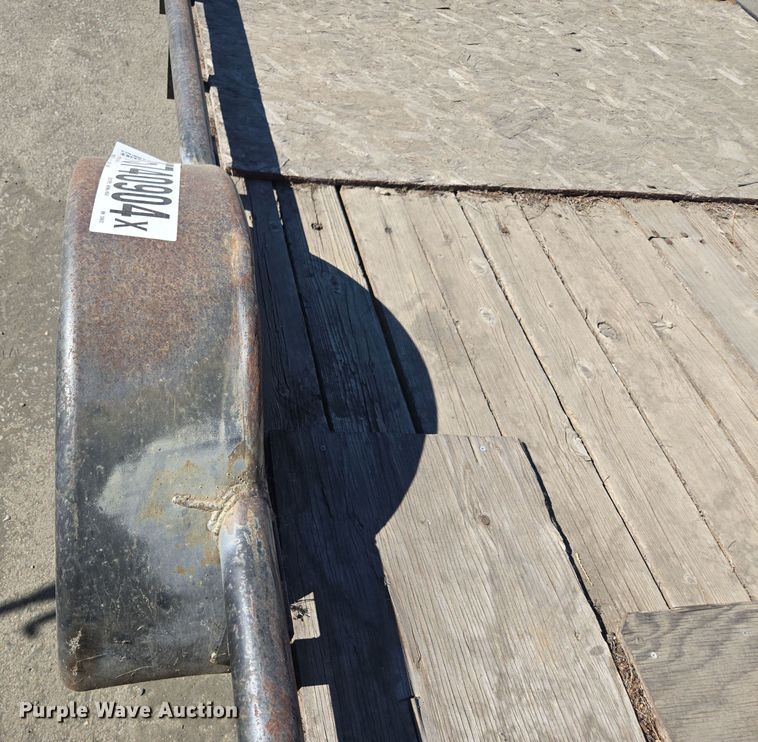 image for item YA0102 2007 Carson utility trailer