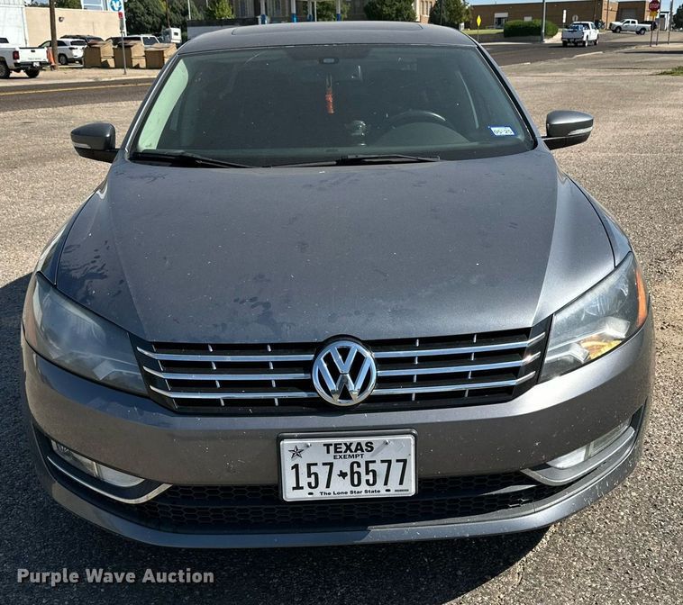 image for item DD3361 2013 Volkswagen  Passat  