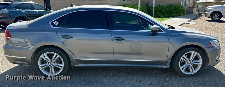 image for item DD3361 2013 Volkswagen  Passat  