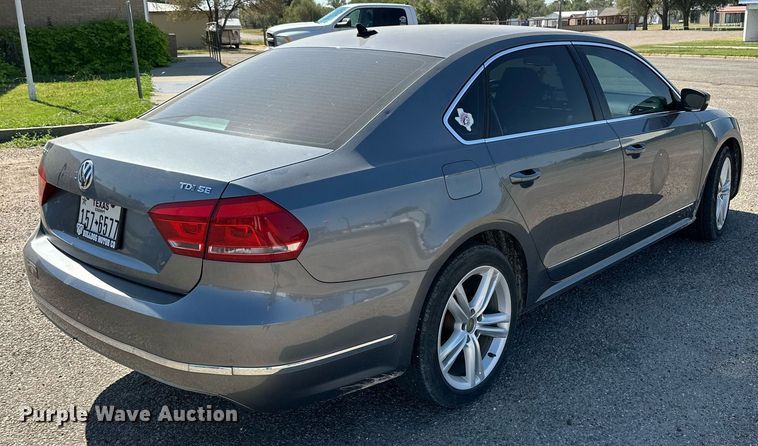 image for item DD3361 2013 Volkswagen  Passat  