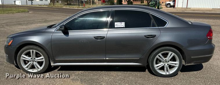 image for item DD3361 2013 Volkswagen  Passat  