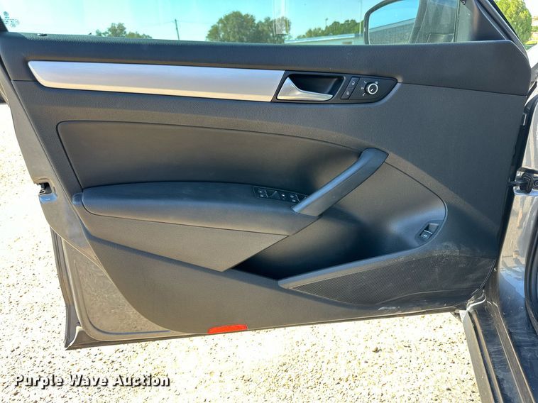 image for item DD3361 2013 Volkswagen  Passat  