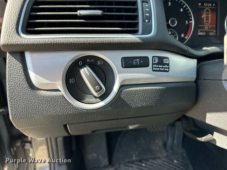 image for item DD3361 2013 Volkswagen  Passat  