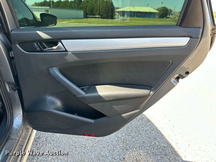 image for item DD3361 2013 Volkswagen  Passat  