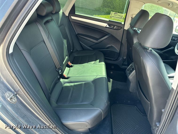 image for item DD3361 2013 Volkswagen  Passat  