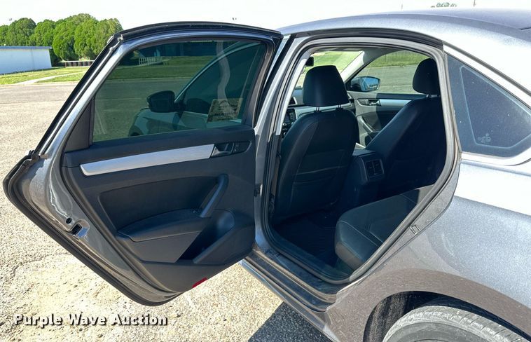 image for item DD3361 2013 Volkswagen  Passat  