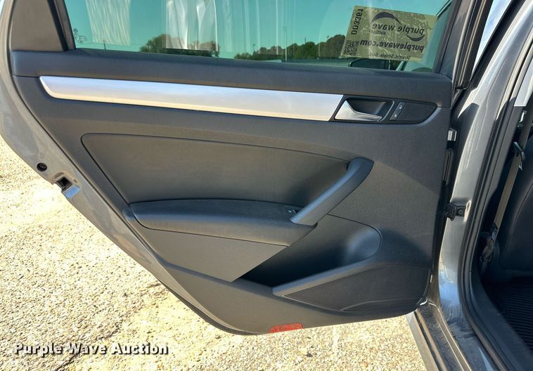 image for item DD3361 2013 Volkswagen  Passat  