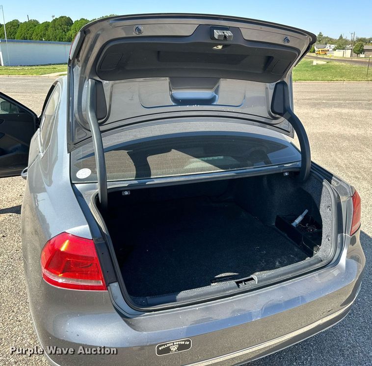 image for item DD3361 2013 Volkswagen  Passat  