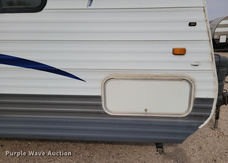 image for item DN3587 2005 Frontier  Explorer M315 camper