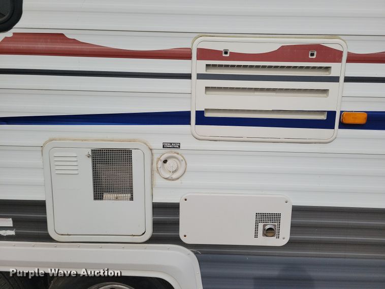 image for item DN3587 2005 Frontier  Explorer M315 camper