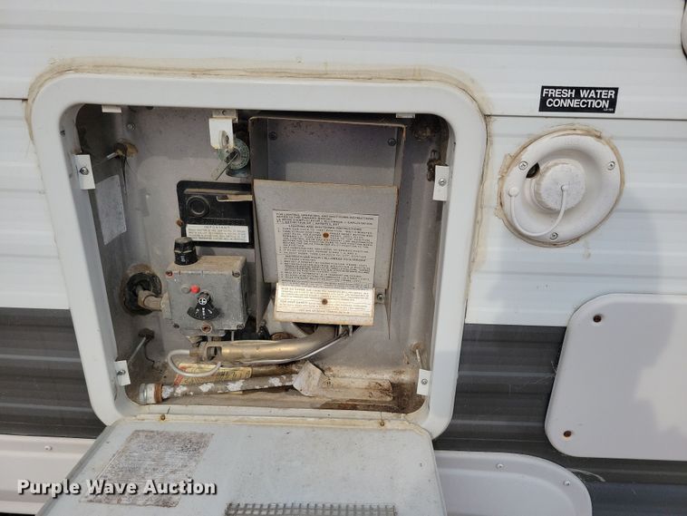 image for item DN3587 2005 Frontier  Explorer M315 camper