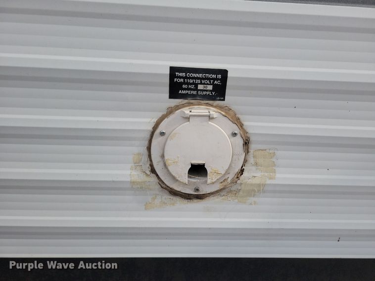 image for item DN3587 2005 Frontier  Explorer M315 camper