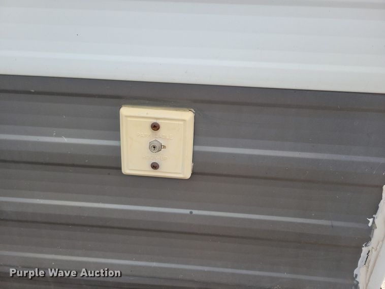 image for item DN3587 2005 Frontier  Explorer M315 camper