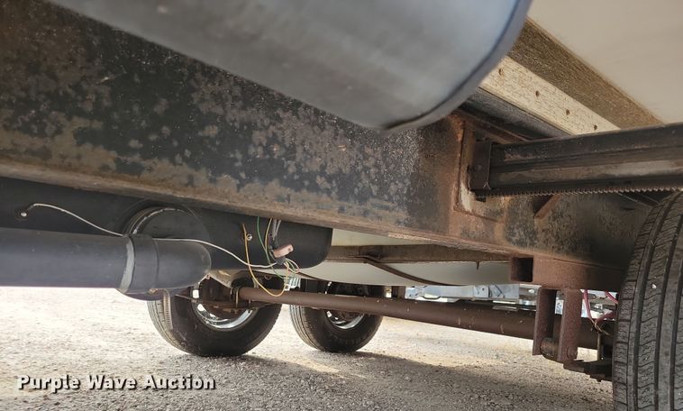 image for item DN3587 2005 Frontier  Explorer M315 camper