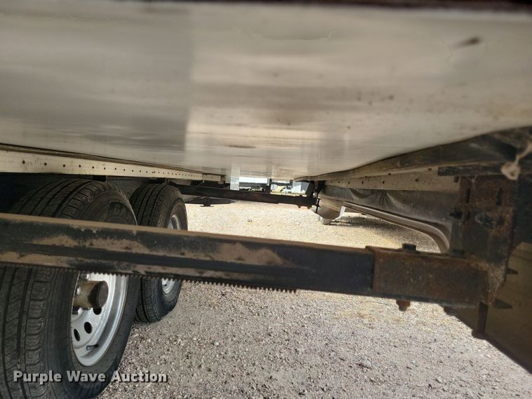 image for item DN3587 2005 Frontier  Explorer M315 camper