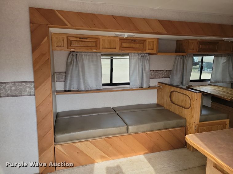 image for item DN3587 2005 Frontier  Explorer M315 camper