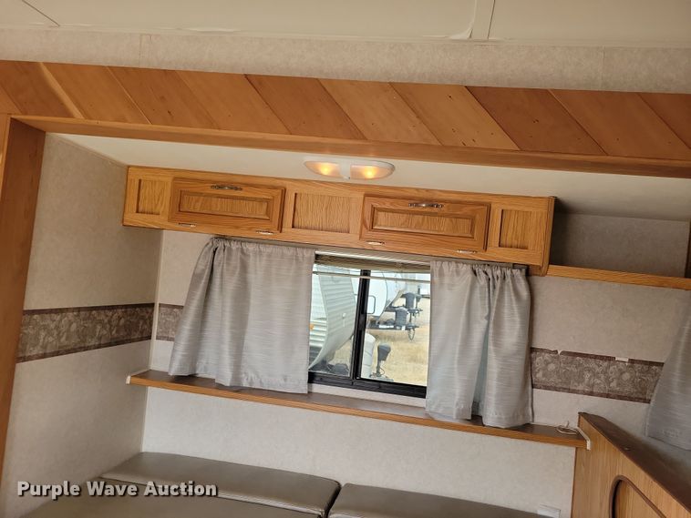 image for item DN3587 2005 Frontier  Explorer M315 camper