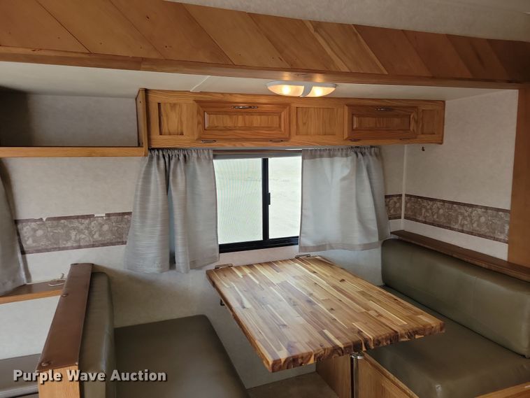 image for item DN3587 2005 Frontier  Explorer M315 camper