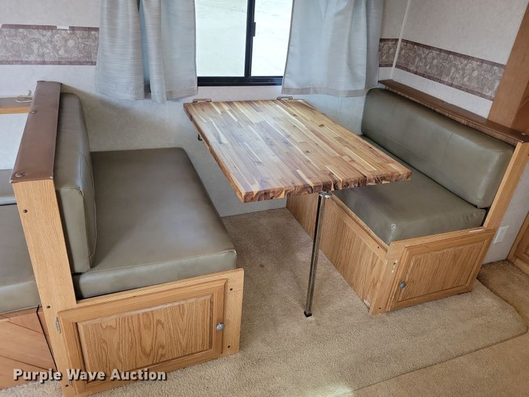 image for item DN3587 2005 Frontier  Explorer M315 camper