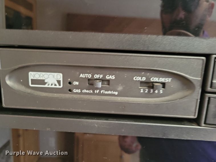 image for item DN3587 2005 Frontier  Explorer M315 camper