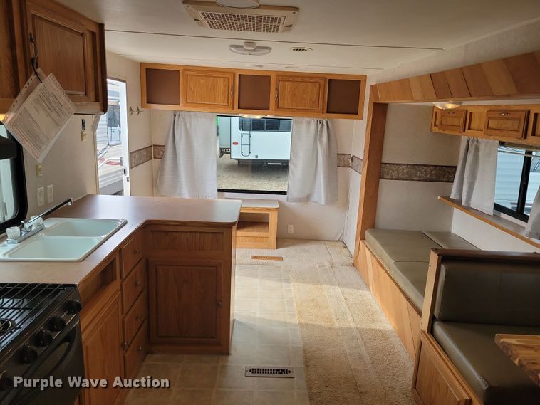 image for item DN3587 2005 Frontier  Explorer M315 camper