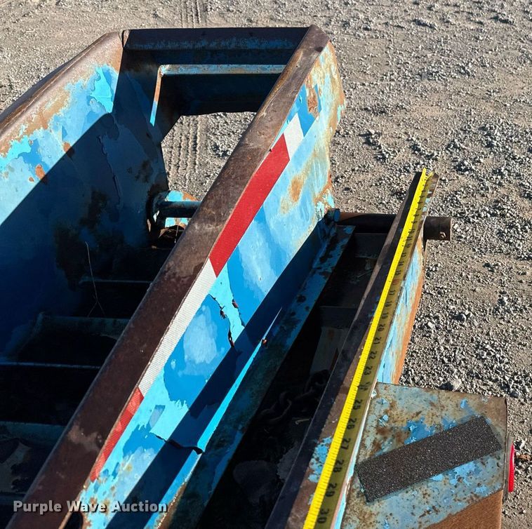 image for item DO7634 2004 Belshe T18 equipment trailer