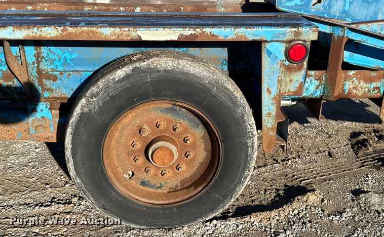 image for item DO7634 2004 Belshe T18 equipment trailer