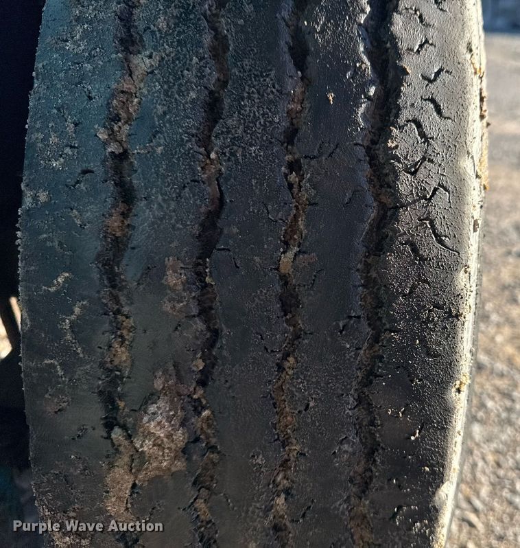 image for item DO7634 2004 Belshe T18 equipment trailer