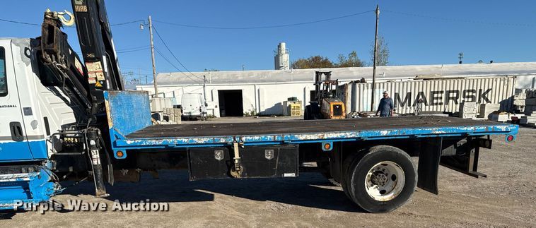 image for item DO7637 2004 International 4300 crane truck