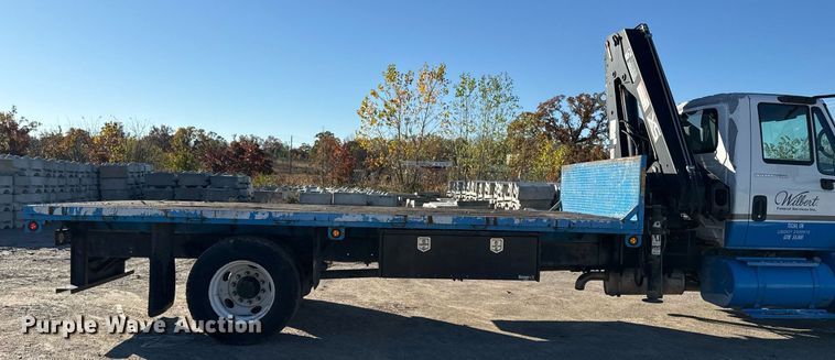 image for item DO7637 2004 International 4300 crane truck