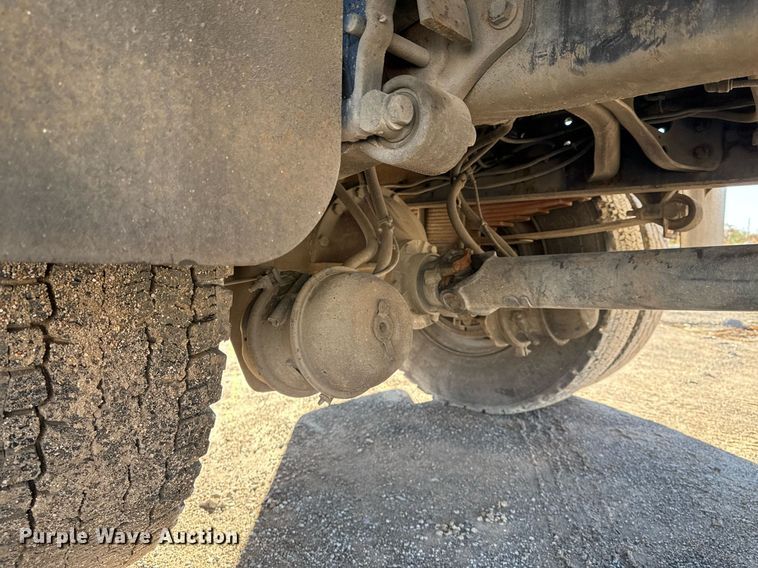 image for item DO7637 2004 International 4300 crane truck