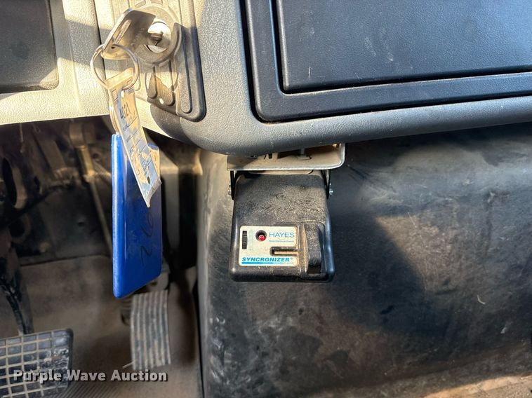 image for item DO7637 2004 International 4300 crane truck