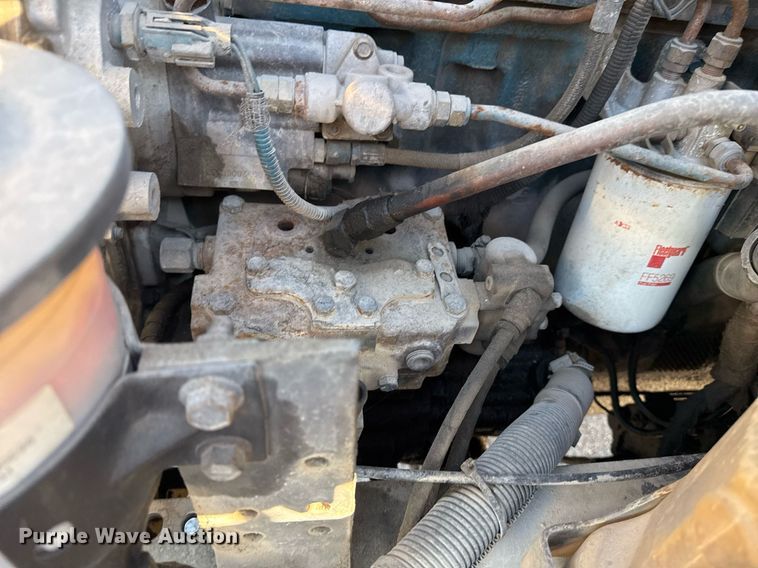 image for item DO7637 2004 International 4300 crane truck