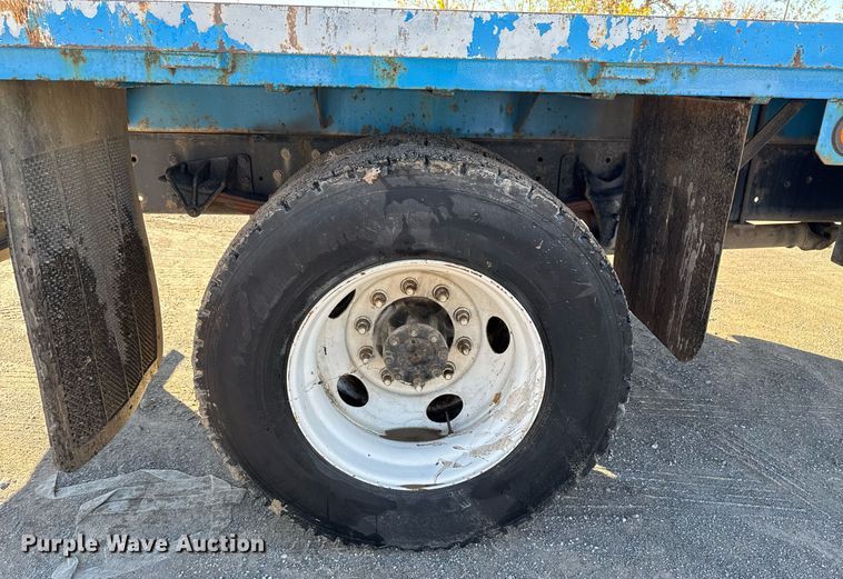 image for item DO7637 2004 International 4300 crane truck