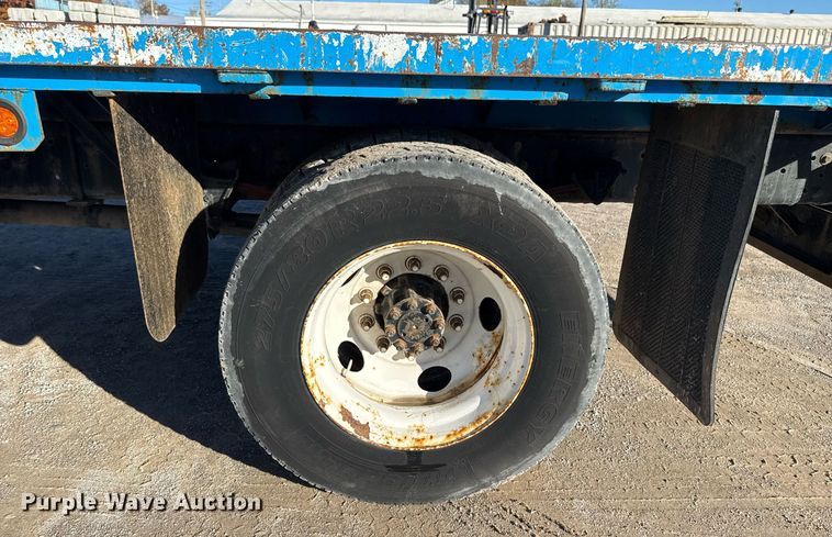 image for item DO7637 2004 International 4300 crane truck