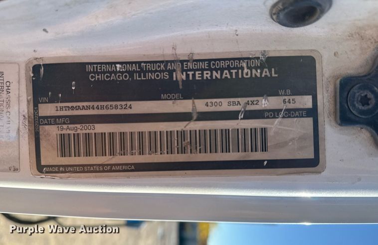 image for item DO7637 2004 International 4300 crane truck