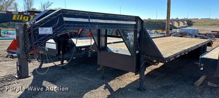 image for item DP5990 2001 PJ Trailers  equipment trailer