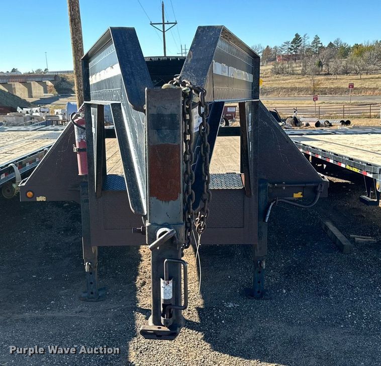 image for item DP5990 2001 PJ Trailers  equipment trailer