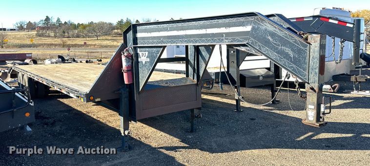 image for item DP5990 2001 PJ Trailers  equipment trailer