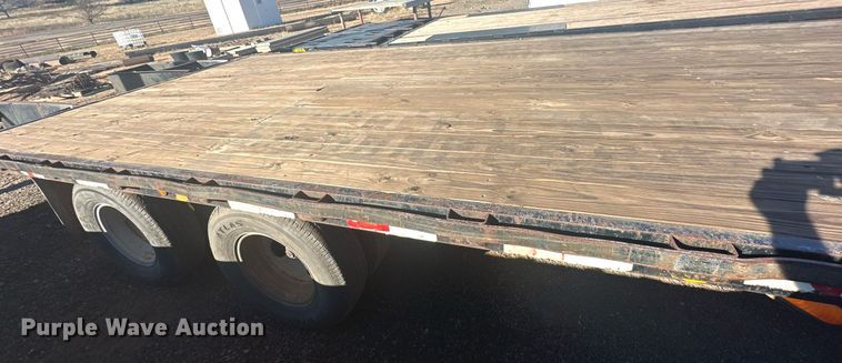image for item DP5990 2001 PJ Trailers  equipment trailer